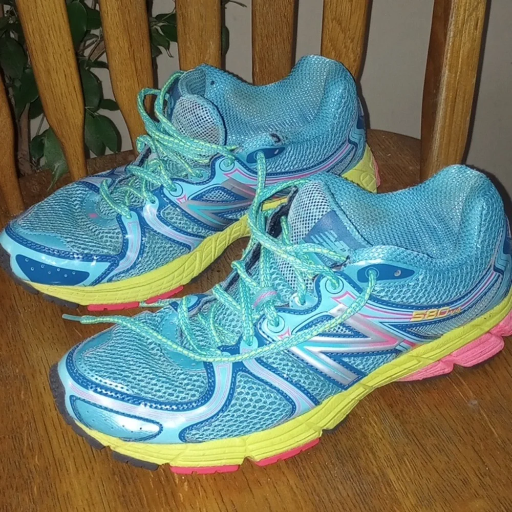 NB 580 V4 shoes- size 8.5 - Picture 2 of 6